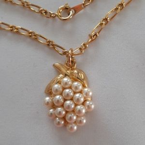 Vintage Pearls Pendant Necklace